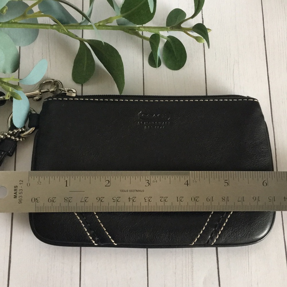 Vintage Coach Black Leather Wristlet (RARE) - Picture 9 of 14